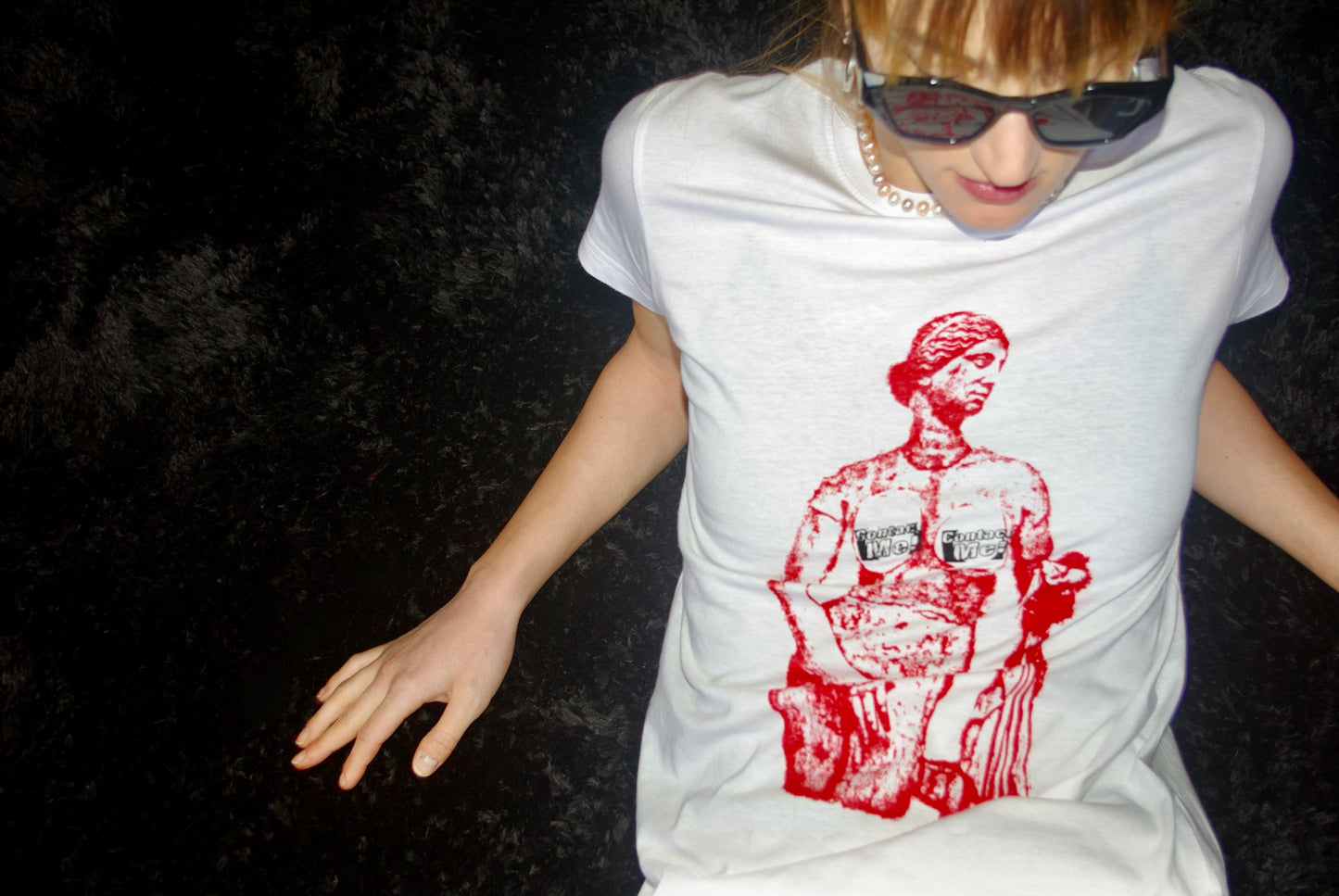 Red Aphrodite Contact me T-shirt